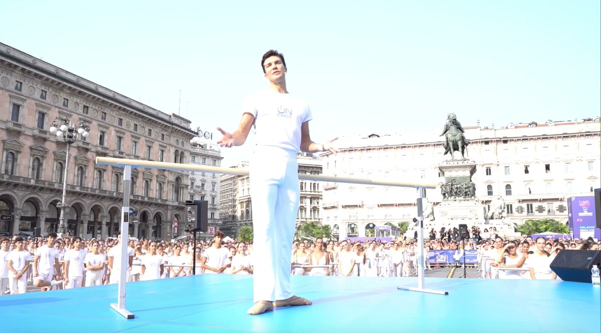 ABCMundial's tweet image. Festa di Danza di #RobertoBolle: El famoso bailarín lleva adelante otra edición de Milán OnDance en Piazza Duomo @RobertoBolle
#PabloMunini corresponsal @ABCMundial en #Italia 
abcmundial.com/2023/09/08/eur…