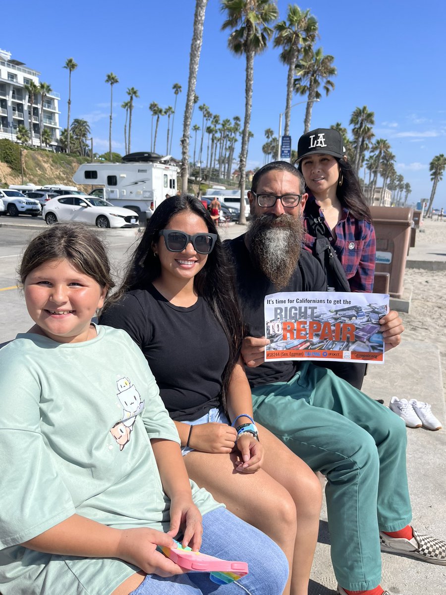 I’m in Oceanside today talking to lovely people at the beach about the #RightToRepair. People are EXCITED!! 🥳 SB244 could save Californians $5bill!! Let’s pass SB244 to lead the way for consumers and local businesses! 📱📺👩🏽‍🔧🛠️

@CALPIRGStudent @AsmLaurieDavies @CALPIRG
