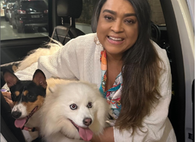 areavip's tweet image. Preta Gil recebe visitas especiais no hospital: "Chega dói o coração" 
LEIA 👉areavip.com.br/famosos/preta-…
.
A cantora se emocionou ao reencontrar suas cadelinhas de estimação
 #DESTAQUE #Internada #Pets #PretaGil #VisitasEspeciais