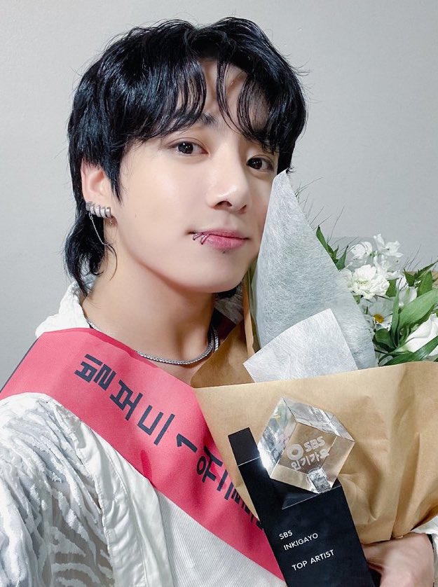 F5imRjiWQAAOpNU?format=jpg&name=900x900