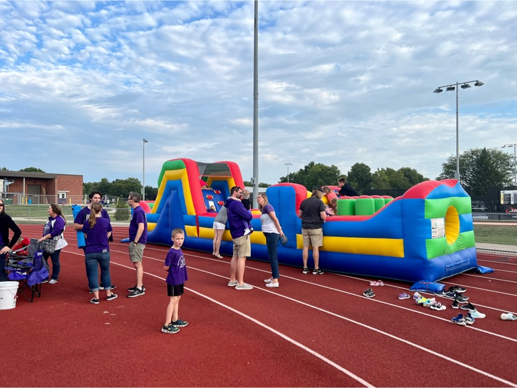 M19_MHS's tweet photo. MMS and MHS Staff Tailgate 2023 at our Friday Night Football Game!! It's always a GREAT time to get our two families together! ๐ #OneTeamOneTribeOneFamily
#19EveryStudent https://t.co/xFFg10IYl6