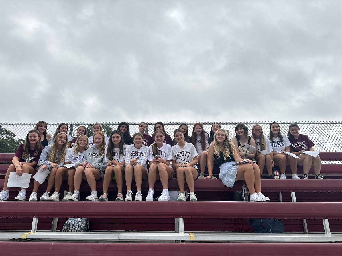 MrsCamGC's tweet image. An inspiring night learning from our very own 🫶🏻 #JVGCFH came out to support and take notes on the first varsity game of the season - and what a win it was! #HEYRED ♥️🏑 @GC_ATHLETICS_