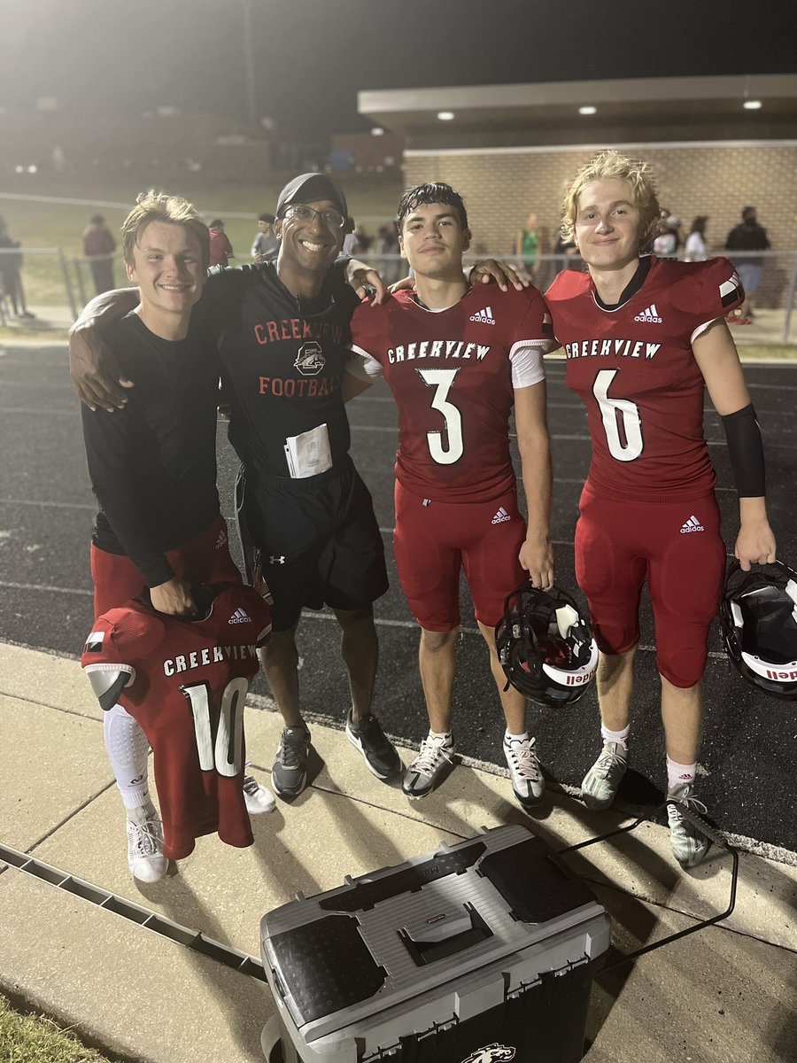 CoachJeffley's tweet photo. A season record can go any direction, but the bonds made with your players supersedes all! #oneunitstrong
@MustangRecruit @Mustang_T_F https://t.co/vimJ7A52ZM
