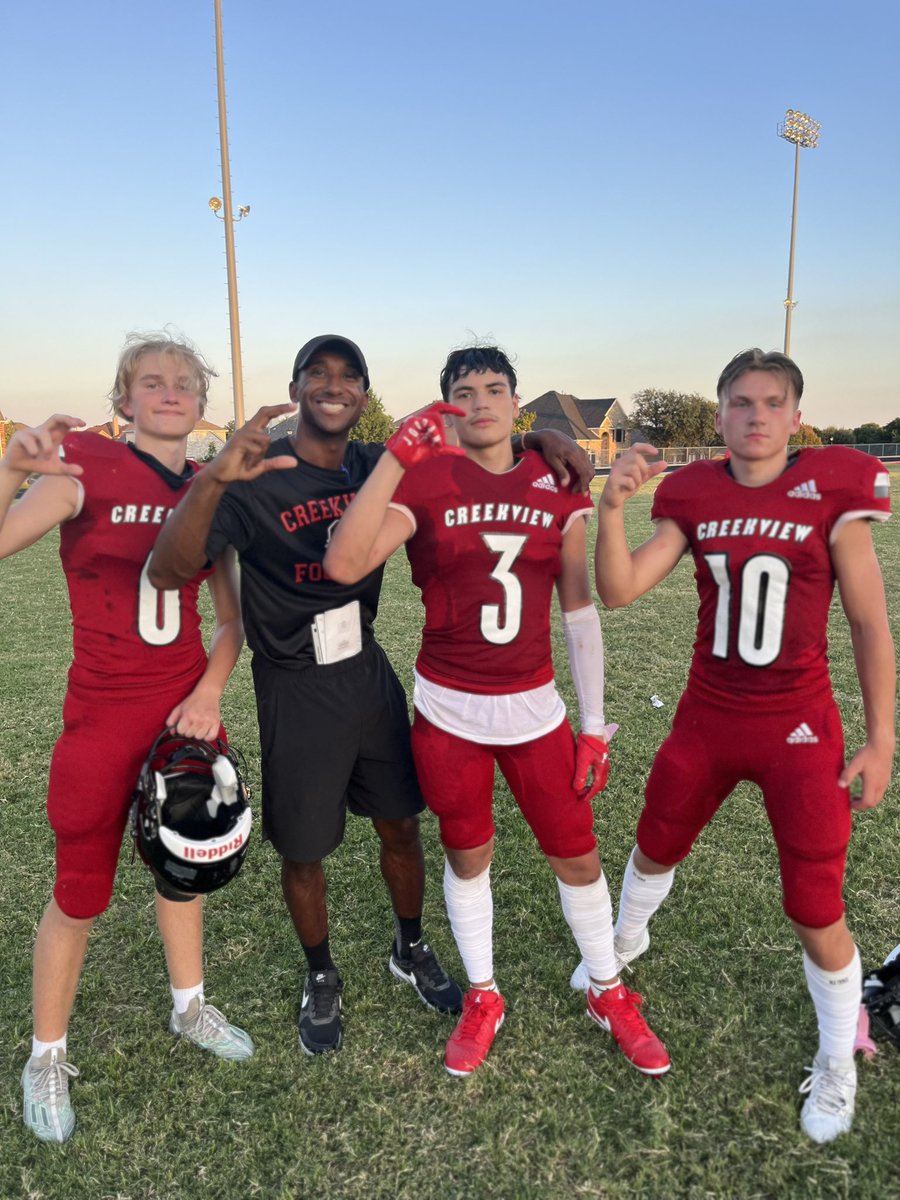 CoachJeffley's tweet photo. A season record can go any direction, but the bonds made with your players supersedes all! #oneunitstrong
@MustangRecruit @Mustang_T_F https://t.co/vimJ7A52ZM