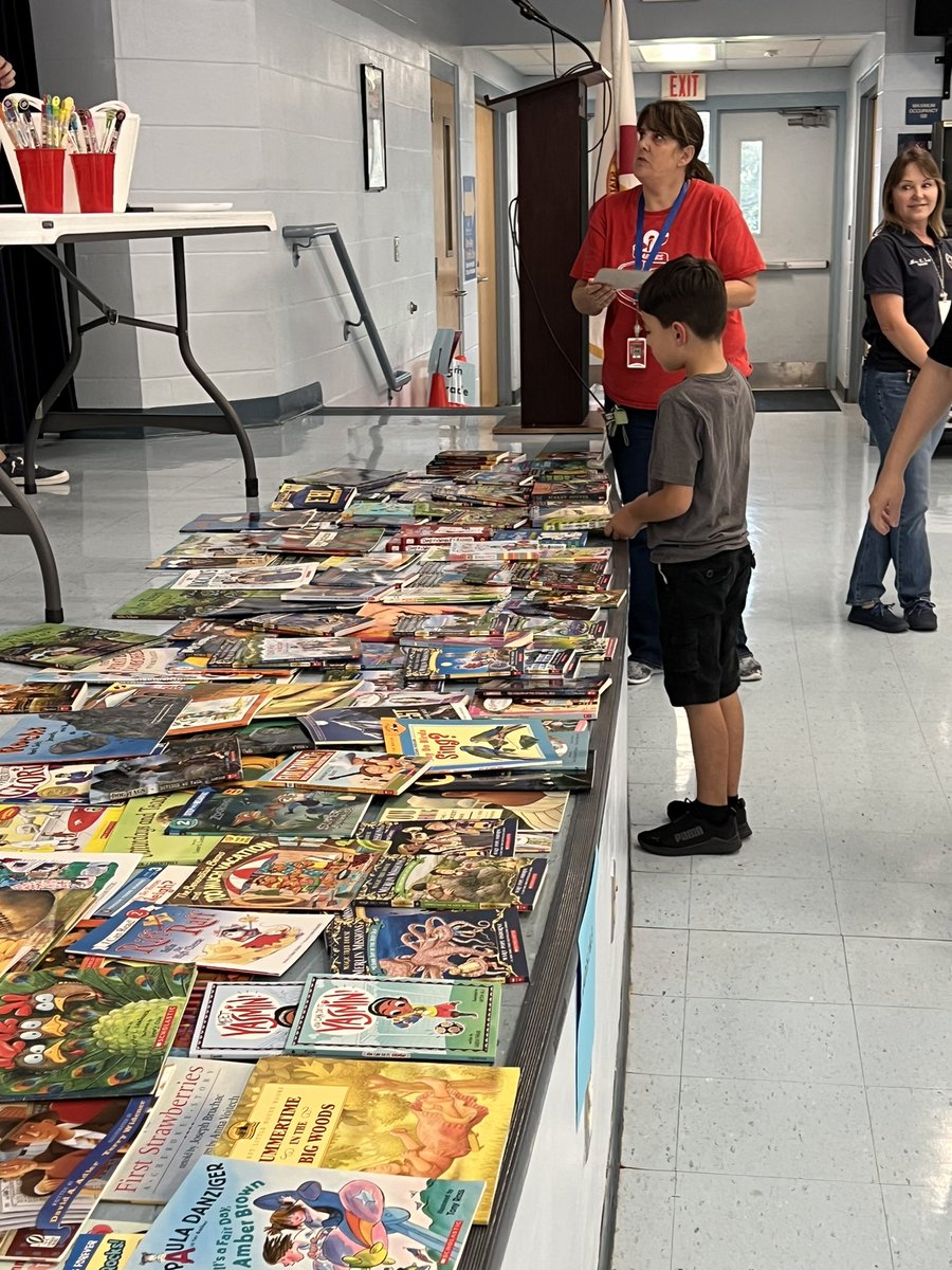 SchmidtSailors's tweet photo. Our first annual Bingo for Books was a huge success! Thank you to all of our families who came out to support reading! @HillsboroughSch https://t.co/pcHjlO6J7q