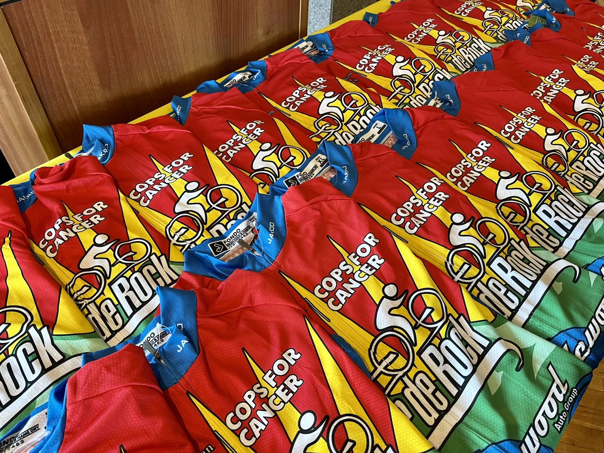 tessvanstraaten's tweet photo. 🚴 We’re live at the @TourdeRock jersey ceremony today for @CHEK_News weather at 5 &amp; 6 p.m. and we’re so excited @CHEK_media rider @hannah_lepine is a part of this incredible #VancouverIsland fundraiser! @JoePerkinsCHEK #yyj #yyjevents https://t.co/NQs3YRuyia