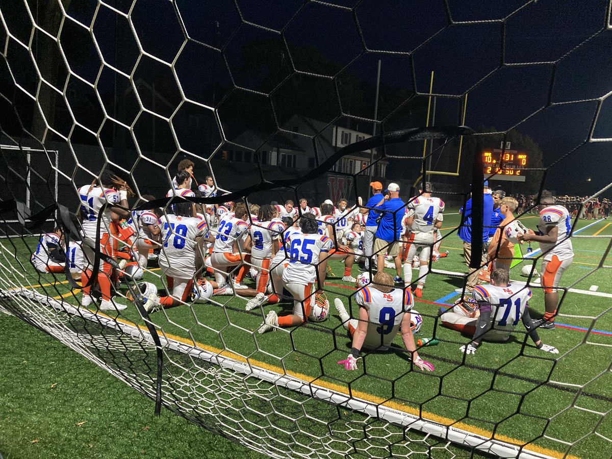 StrasPrincipal's tweet photo. Good luck for the second half! We got this! #lions https://t.co/BNiKR3ANRV