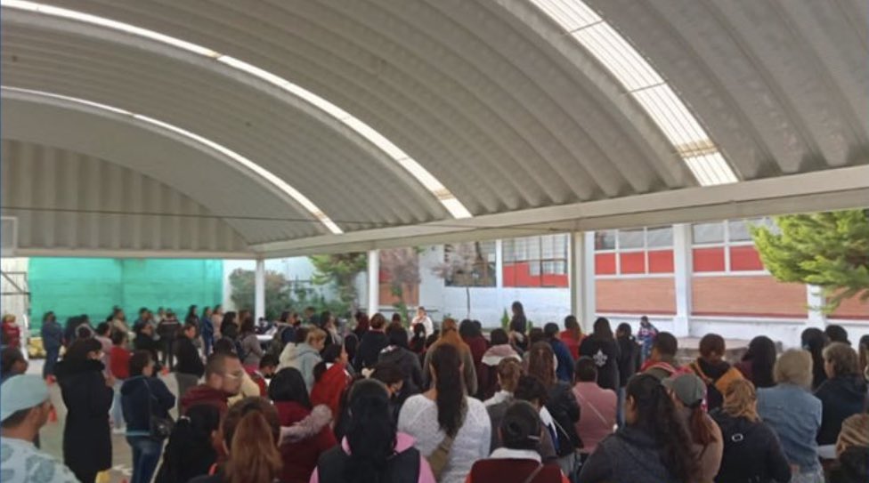 Christian_S091's tweet photo. Semana de conformación de Mesas de la Asociación de Padres de Familia y Comités del Consejo de Participación Escolar. 
Una oportunidad que fortalece el vínculo de las familias y escuelas. 
Muestra de liderazgo y compromiso. https://t.co/T5RsCHO7nN