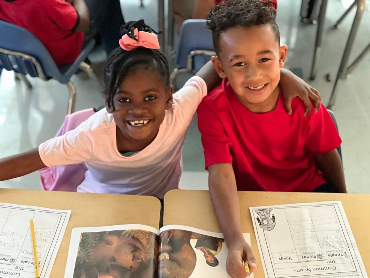 RoanokeSchools's tweet photo. Our schools are #LiteracyRockstars every day, but many of them held special events, celebrations, and readings today to celebrate #InternationalLiteracyDay. We have such a strong community of readers! #WeAreOne https://t.co/NwhnR06S1l