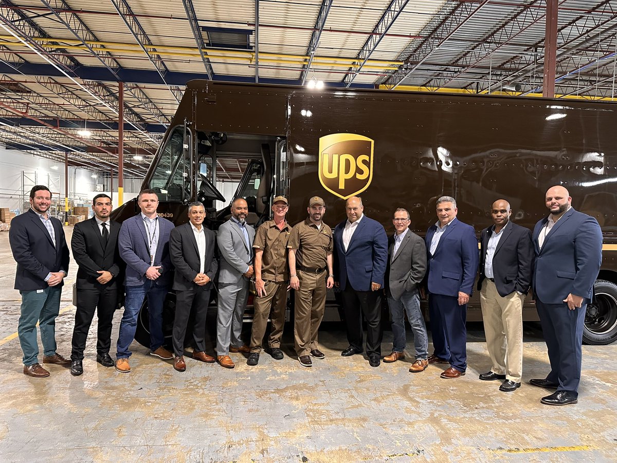 RepMikeLawler's tweet photo. Our UPS drivers work through just about anything to deliver. I appreciated the opportunity to welcome new UPS drivers, congratulate drivers being recognized with safety awards, get the grand tour at the UPS shipping center in Blauvelt, and ride along with one of the UPS drivers! https://t.co/lMmRt4xYXp