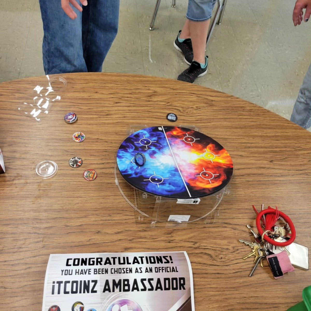 A great time was had by these folks after a long week! Itcoinz reminded me of pog from my childhood. Definitely easy and a good game #tryazon #itCoinz