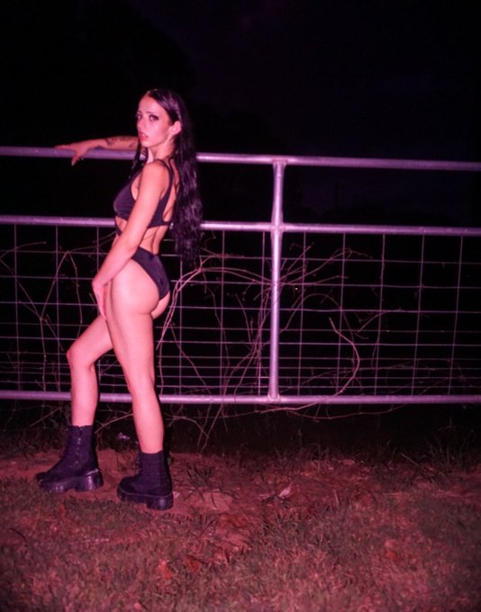 Love night shoots 😆😍 https://t.co/2LZCvU7224<a href="/tag/stripchat"class="tags"><span>#stripchat</span></a><a href="/tag/stripchatlive"class="tags"><span>#stripchatlive</span></a>