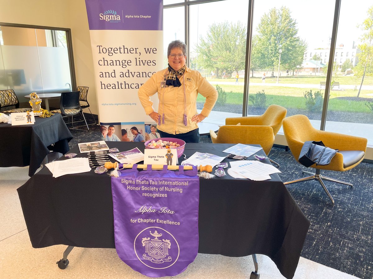 Sigma_atMU's tweet image. Sigma Alpha Iota members at the Sinclair School of Nursing Open House during Family Weekend! #GoMizzou #MIZ #Tigers #Sigma #STTI