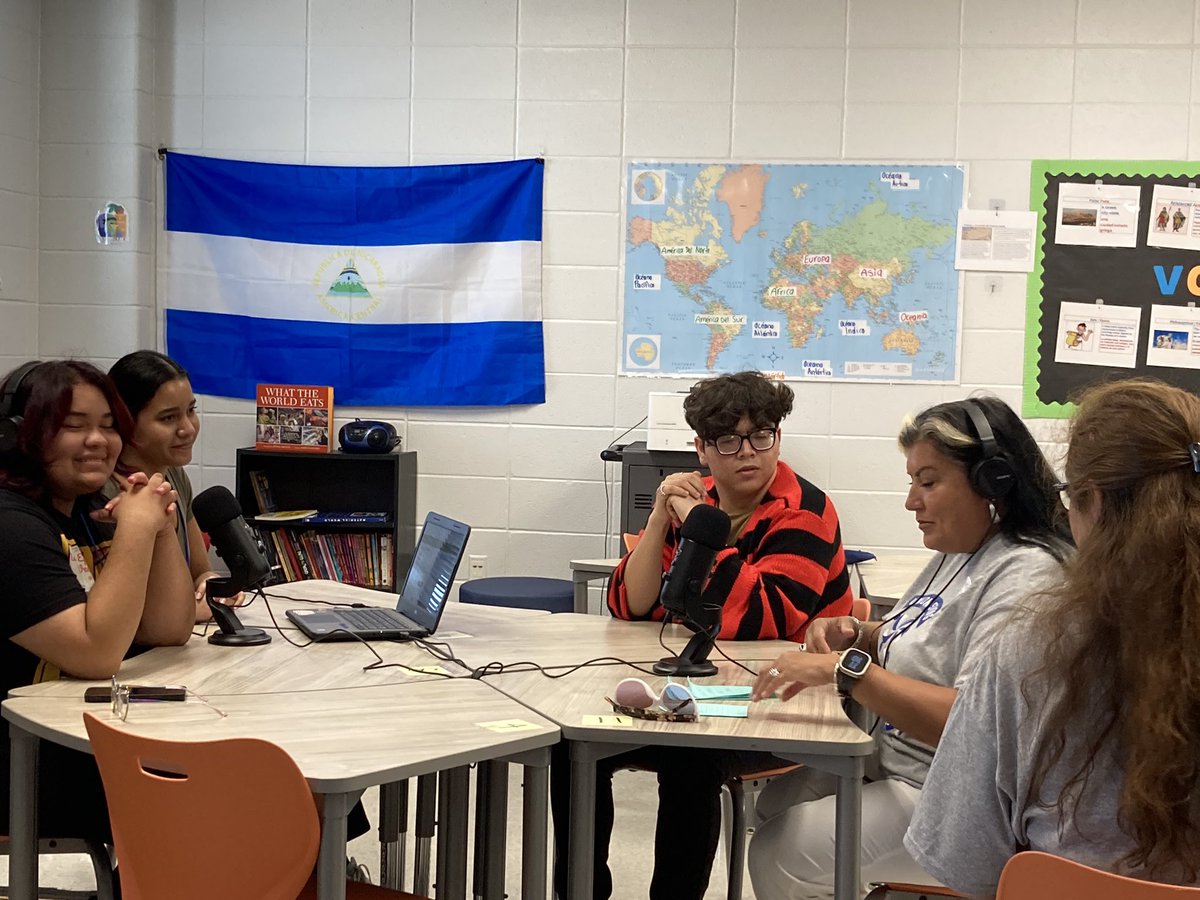 ChrisCmarti26's tweet photo. This week @LaPromesa_AISD our podcast team had the privilege of interviewing a leader in education @AFTEVPDeJesus. A champion of bilingual education and supporting newcomers. We hope you enjoy another episode of “la Voz” @AldineAFT6345 @AFTunion https://t.co/TgF3gHn8Nh