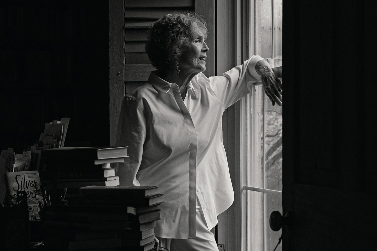 No one has tapped into Southern truths quite like Virginia-raised author Lee Smith. @silasdhouse on the bold and generous spirit of a literary icon: ow.ly/mgLx50PJ09H