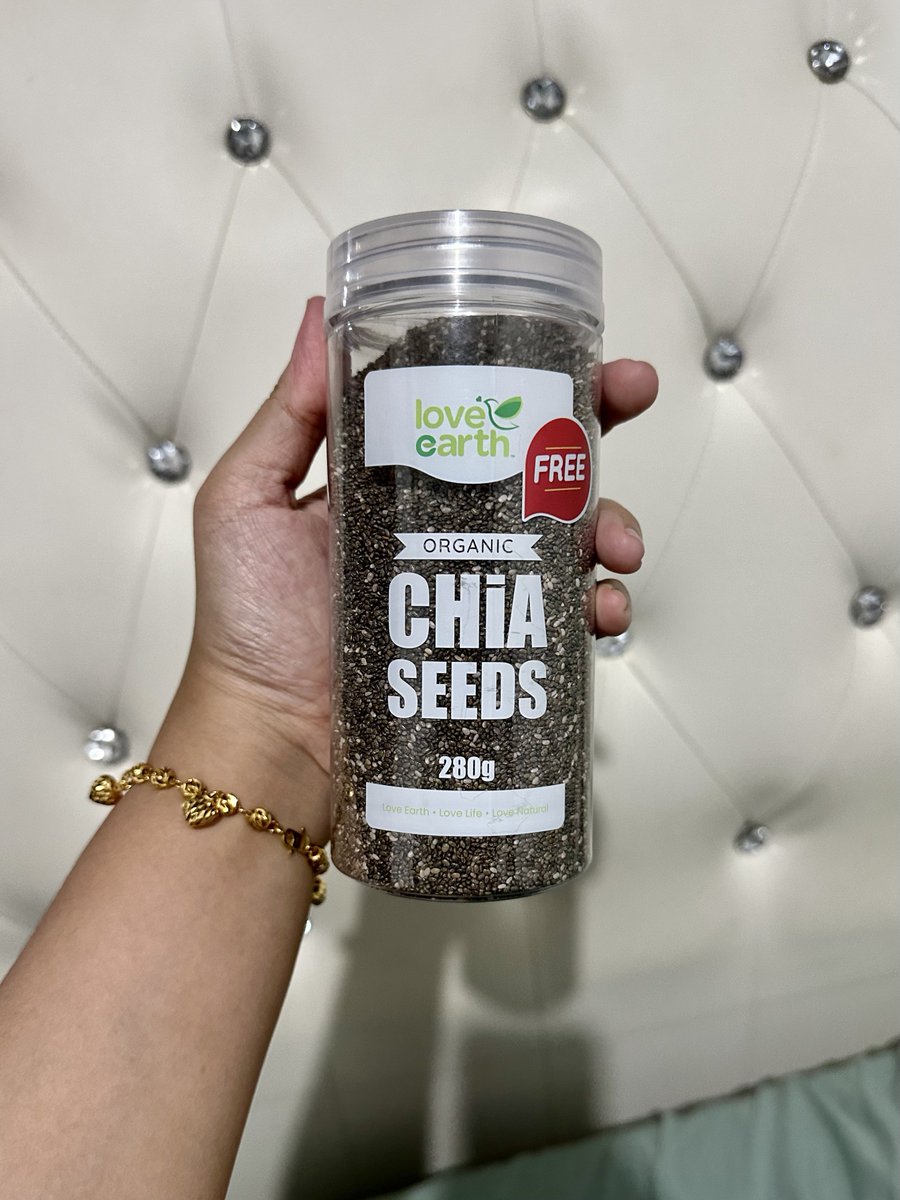 qtpieee's tweet photo. Patutla org dok hype minum chia seed ni sebab bila minum, i jadi tak lapar sangat time pagi. Memang elok la lagi lagi kalau tengah nak kuruskan badan. Ada la rasa macam pinggang dah kecik sikit wah gitu https://t.co/lflthqylZm