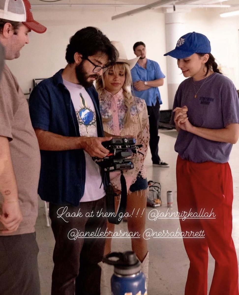 nbinfos's tweet image. more behind the scenes🎥🎬 @nessabarrett #nbinfos #nessabarrett
