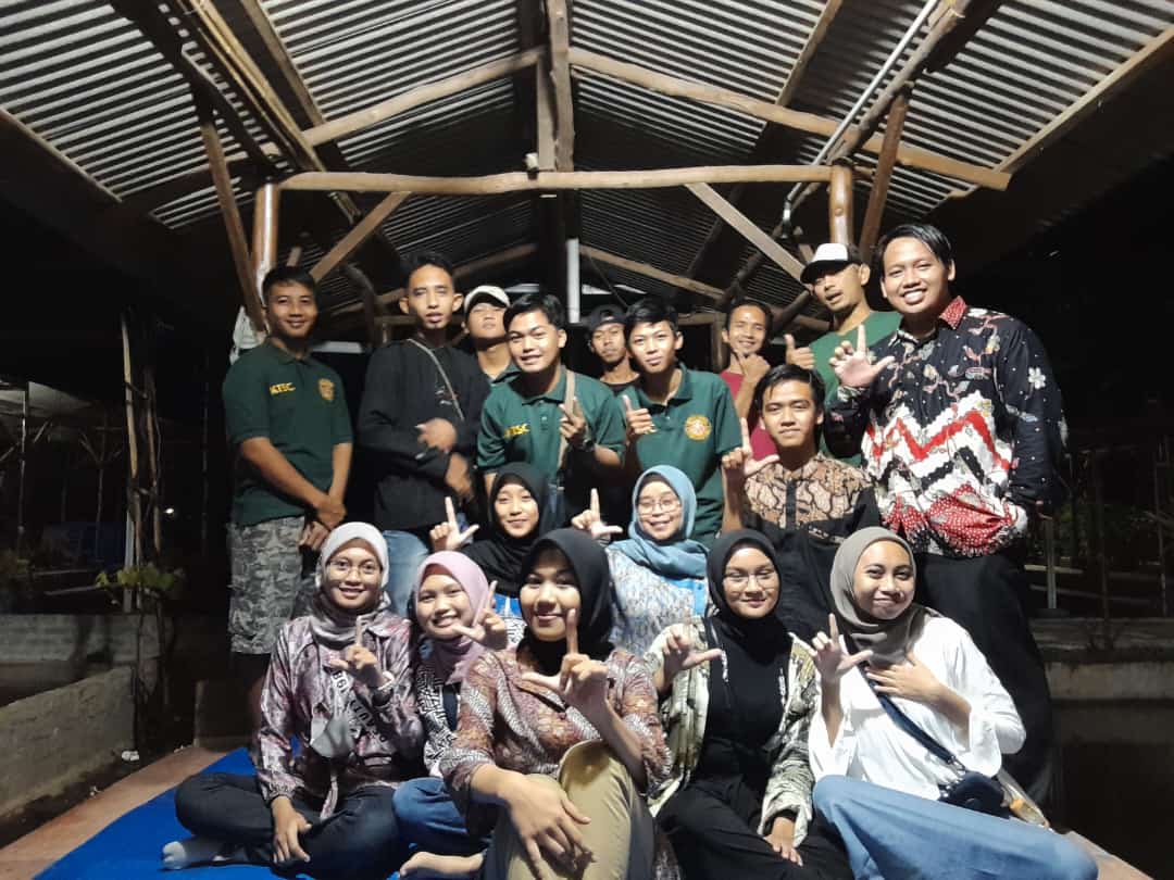 mrysttt's tweet photo. Buka bersama antara Kartar,Duta baca Kab. Majalengka, Imah Ajar.
🔥🔥
#SalamLiterasi
#Pemuda
#GenerasiZ https://t.co/dGANQCcCjs