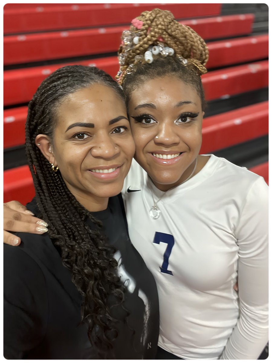 THERNQUEEN's tweet photo. My favorite Lady Eagle 🏐🦅♥️ @FaithFamilyAcad @FFAvolleyball https://t.co/CucgGvVkcL
