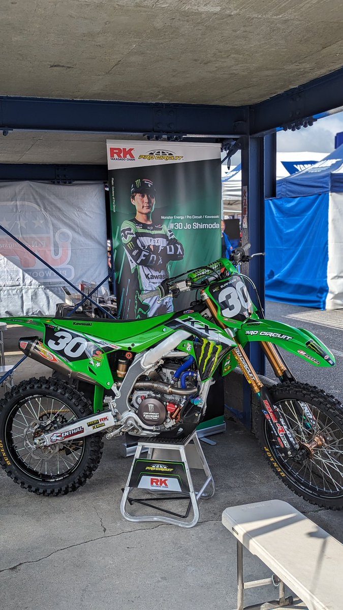 scyossy's tweet photo. 今回のビバーク大阪ブースはオモロそう😁😁😁
#bivouac大阪
#kennyraceing
#pullin
#中山レーシング https://t.co/yYWfwEac5x