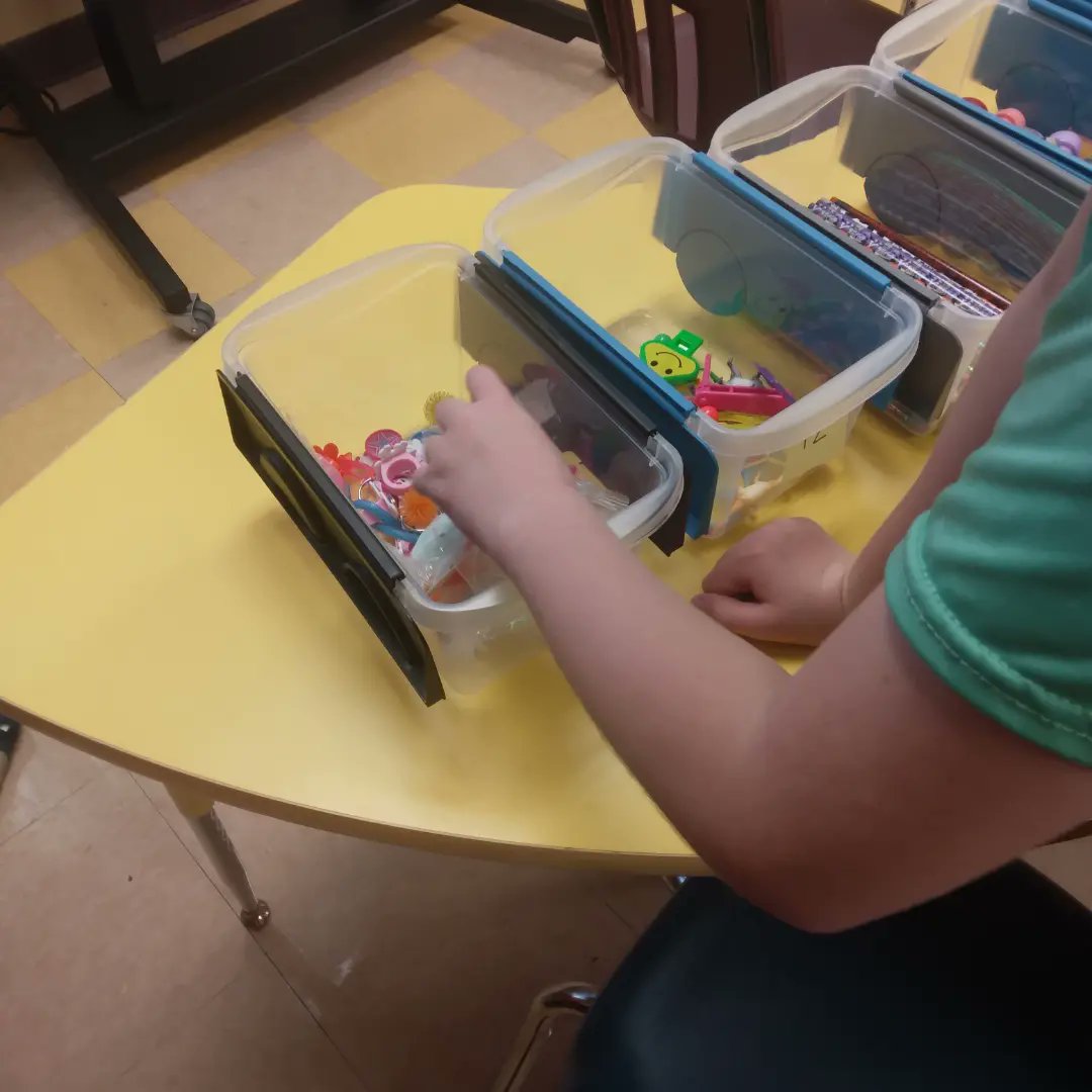 DrKase_ASD's tweet photo. One of the best parts if #FunFriday is shopping at the class store!! We work so hard all week to earn our dollars! Such a great way to work on so many life skills and so much #communication !! #4specialeducation  #ASDProud #BehaviorISCommunication https://t.co/ZWLiQVNMd7