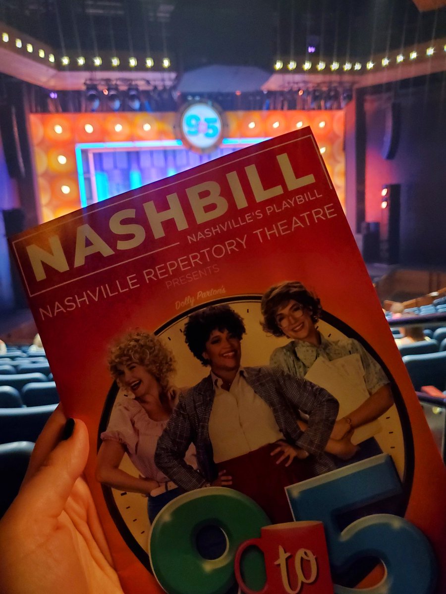 annedediemar's tweet photo. I've been looking forward to this fabulousness for a good while now! Cheers to @nashrep on Opening Night of 9 to 5 The Musical! 🎶 #NashRep #NashRep9to5 #DollyParton @tpac https://t.co/agVXy7zOdS