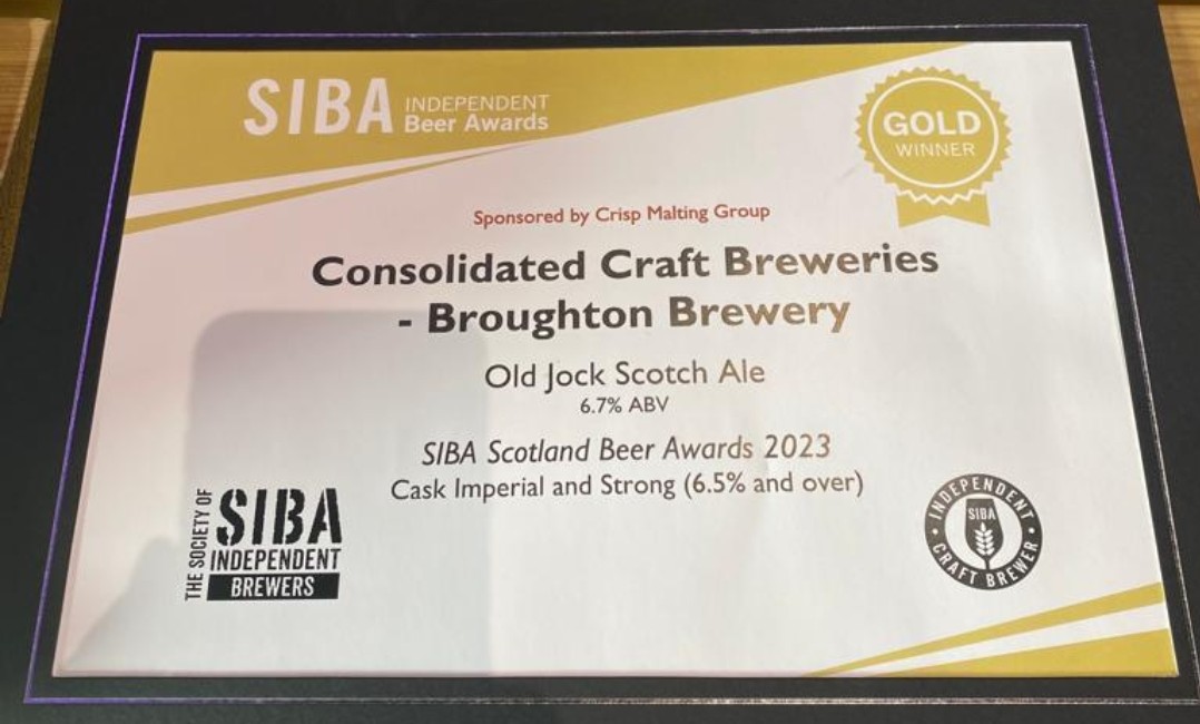 We think we might be onto something ...
Old Jock Scotch Ale
Another one for the mantlepiece
#Awardwinning
#CraftBeer #Scotland 
@SIBANational @watts_brewing 
@BroughtonAles
@GoodBeerInEd @realalehunter @CAMRA_Edinburgh @glasgowbeerguy @glasgowbeer