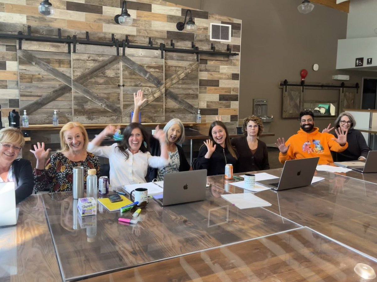 EPSB Trustees just finished up a great two-day planning session. Looking forward to a great year ahead. 

Happy Friday everyone!

#epsb #abed #yeg