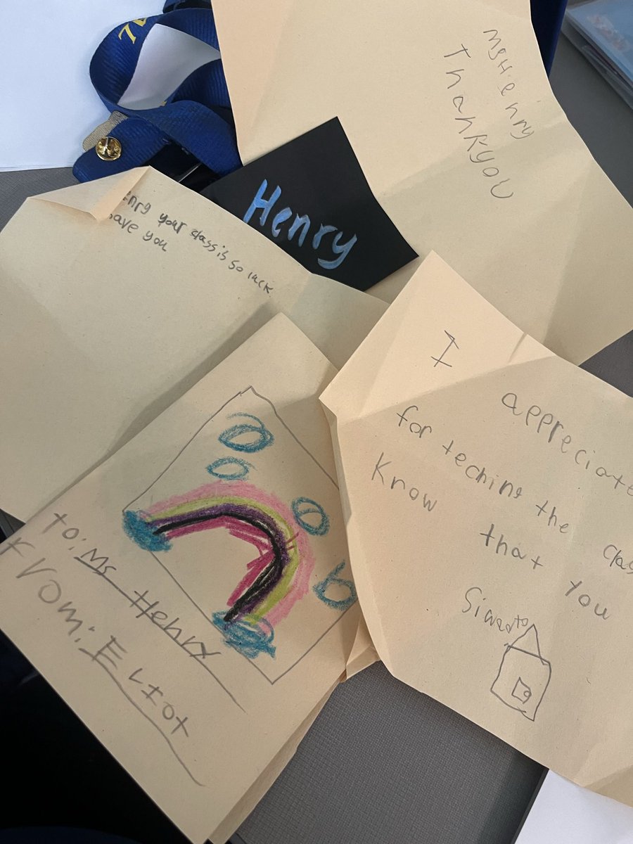 YHenry16's tweet photo. Thank you @MrsWisemanSTEM ! This was so sweet and thoughtful! 🤗 https://t.co/UhN03VwTQp