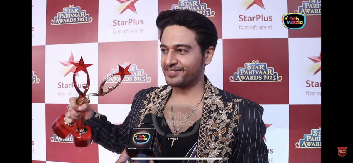 Finally got a clear picture of him ☺️
Congratulations #GauravKhanna sir for winning two awards🥳✨ at #StarParivaarAwards #StarParivaarAwards2023 #SPA2023 
#AnujKapadia #ManAn #Spreadgklove
#Anupamaa