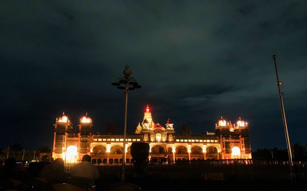shivam1939's tweet photo. Beautiful eve at the historic #MysorePalace &amp; few shades of it within just 1 hour at eve 7-8
An enchanting blend of history, royalty, culture and architectural wonder. https://t.co/911OjDLkjz