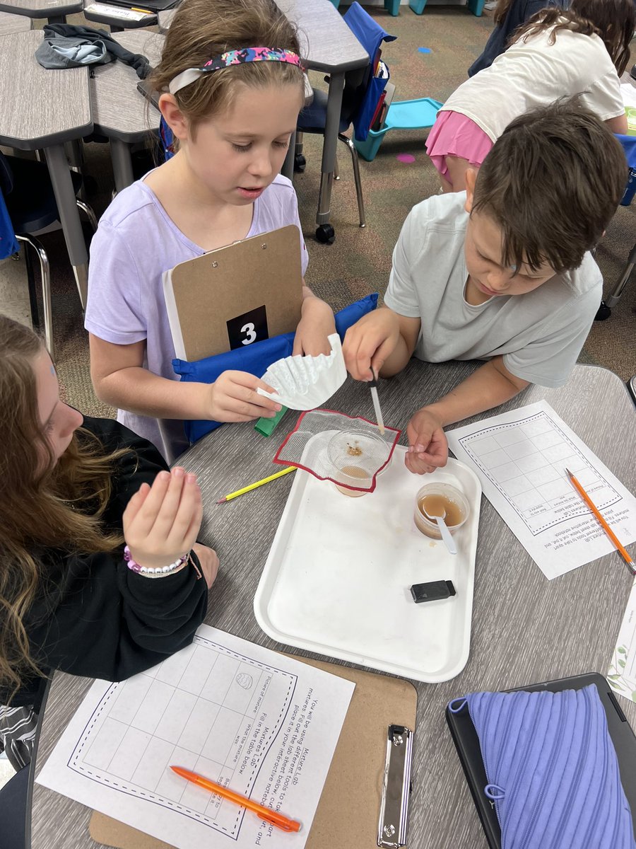 OCTPriesand's tweet photo. Separating our mixtures and presenting our findings https://t.co/En6FpaNrC1