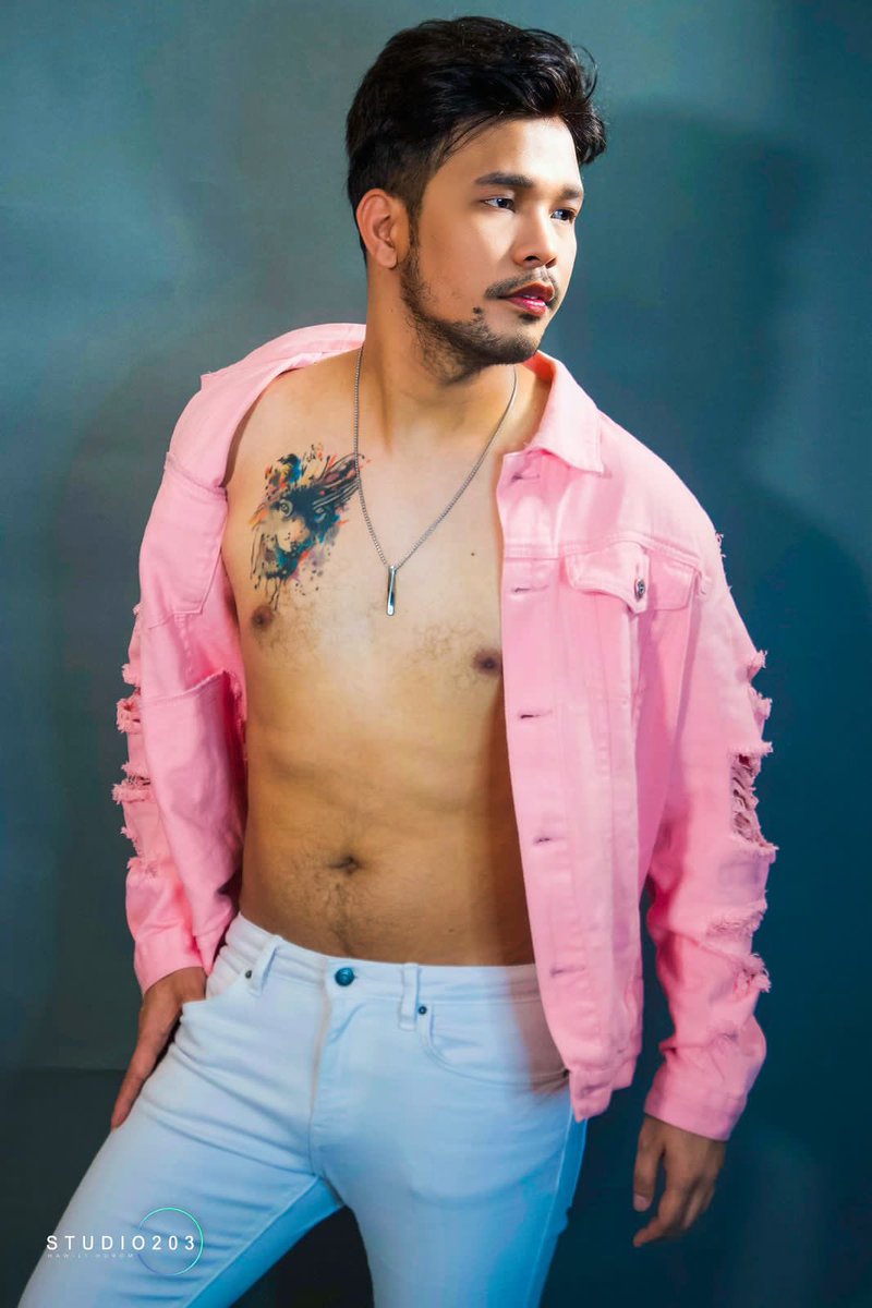 chefgrayvhee's tweet photo. get out from you comfort zone
#photography #fyp #role #naked https://t.co/eiXTnZ4mfv