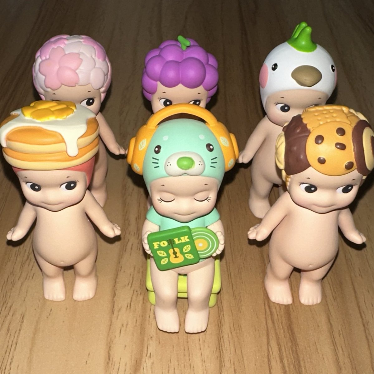 ultimiese's tweet photo. interest check! 💡
wtt / lft / uft but also wts / lfb (will be sold as a set).

— have: cherry blossom, cookie, folk, grapes, pancake, and parrot.
— want: drop any offers! ratio can be 2:1 or 3:1 based on demand TT (i can offer more for more in-demand angels!)

(1/2) https://t.co/ZzAtQ68tlN