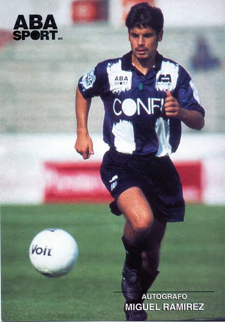 Viajes_Rayados's tweet photo. #8DeSeptiembre | Menciona el primer jugador que viene a tu mente portando el número 8 con @Rayados. @CfmHistoria https://t.co/RFhisME1i0