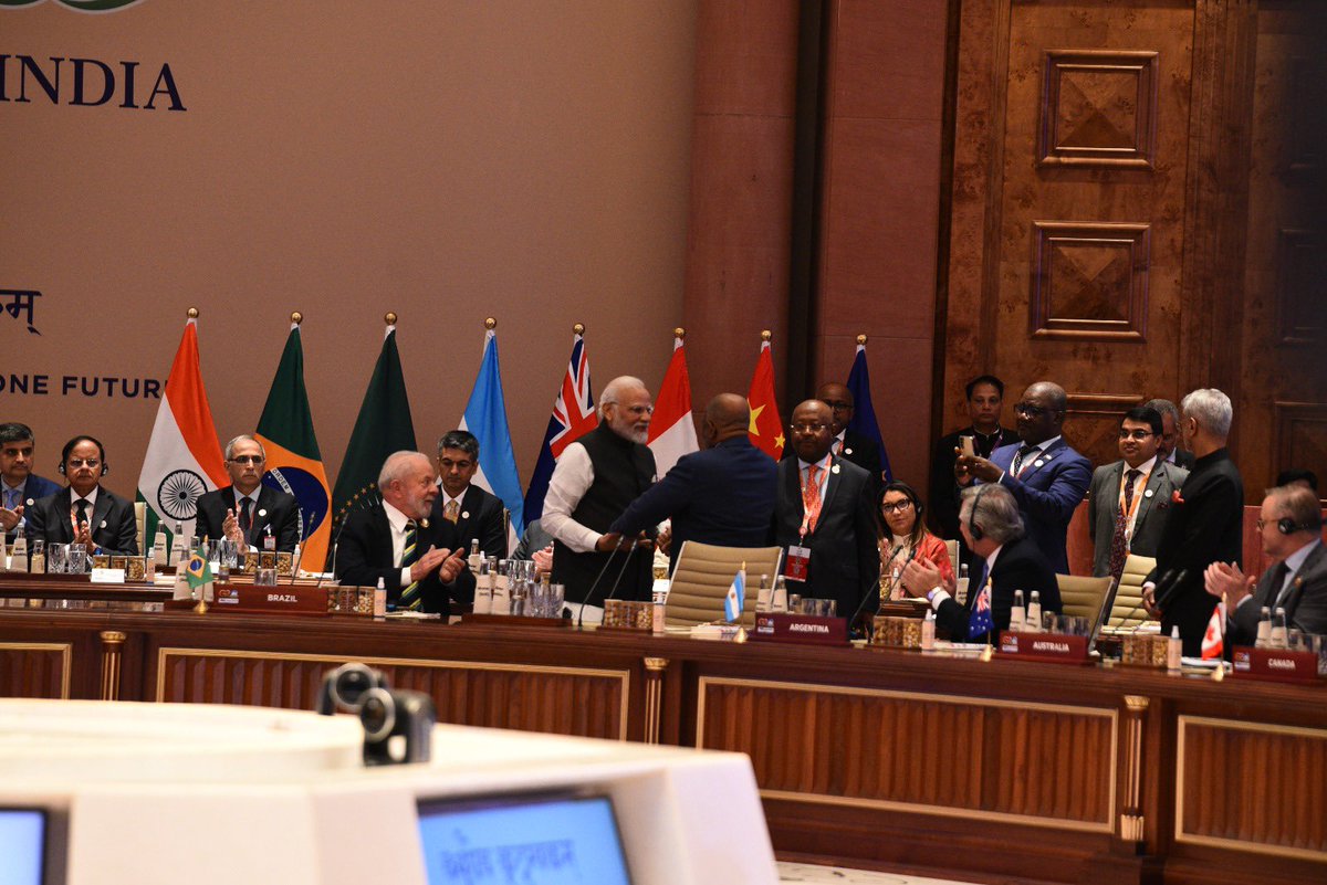 For a #G20, which is more inclusive and more vocal for Global South! PM @narendramodi warmly invites President @_AfricanUnion & Comoros Azali Assoumani to join other G20 leaders as African Union becomes a permanent member of the G20. A key outcome of #G20India.