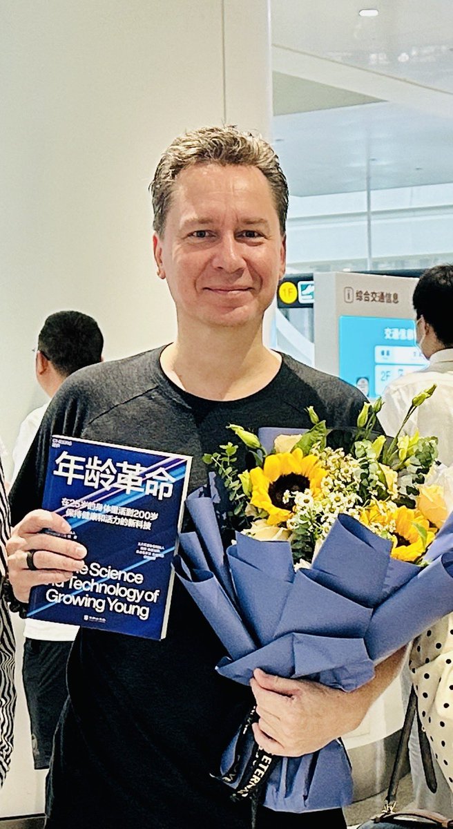 Cheers_Books's tweet photo. 💥BIG DAY💥The author of THE SCIENCE AND TECHNOLOGY OF GROWING YOUNG @SergeyYoung200 just landed in China! Sergey’s Cheers #MasterTour officially begins!!
#SergeyYoung #LONGEVITY #GrowingYoung https://t.co/xi3e4E1mD5