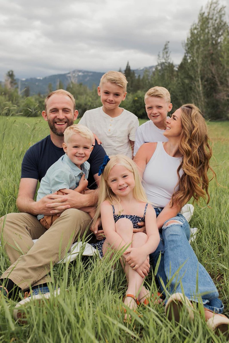 ThoughtfulSaint's tweet photo. You know what’s a lot more meaningful  than a concert and getting drunk for the 80th time. 

Do you want a meaningful life? 

Have kids.

Nothing is more meaningful. 

#FamilyProc https://t.co/KkatrQKNbY