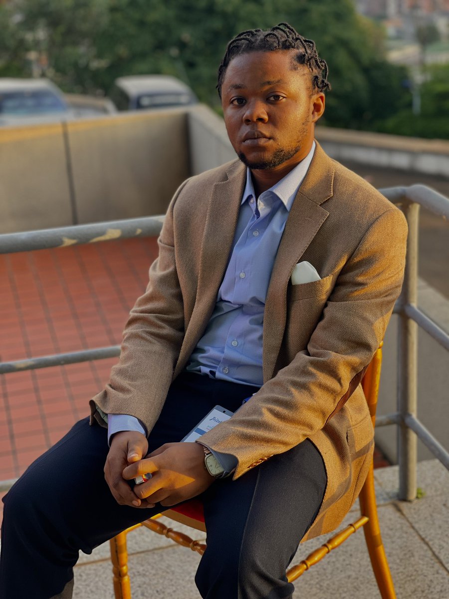 Rullooverdo's tweet photo. Aujourd’hui on m’appelle PAAPA, TONTON , DADDY , RABBAH . #PAPAYO 🥑 ( rendez-vous -3jrs🔥🇨🇲📈)
Bon week-end 🕯️ https://t.co/JI7lkbOYfu