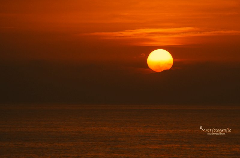 MRTfotografie's tweet photo. Goedemorgen!
#weekendleesvoer
Nazomeren met mooie zonsopkomsten en -ondergangen.
Tips voor het fotograferen ervan:
https://t.co/m8i7DwZQRu
Fijn weekend!!!๐
โ๏ธโ๏ธ๐โโ๏ธ https://t.co/7yjnrPdzsK