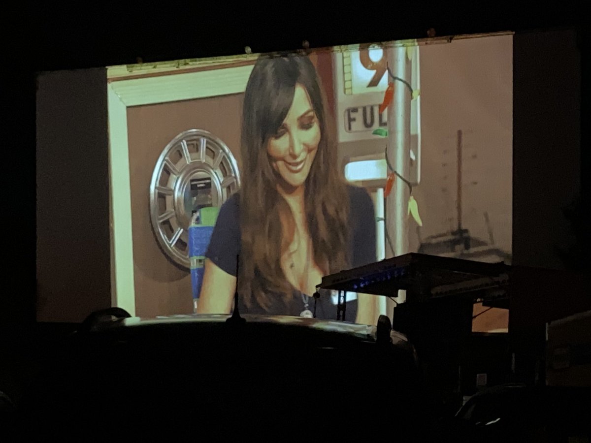 TheDooge's tweet image. An honor to meet @therealjoebob &amp;amp; @kinky_horror at the @MahoningDIT for the 1st #DriveInJamboree!

Excited to relive that humid, muddy night from the comfort of my couch

For better or worse, Joe Bob (unknowingly) helped raise me. So blame him I guess!
#MutantFam #TheLastDriveIn