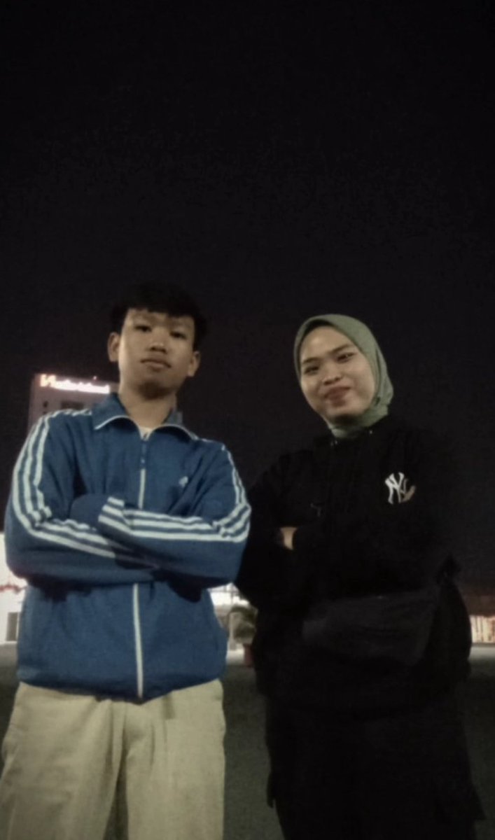 LomboLinii's tweet photo. Mitos atau fakta ?
Lebih tinggi adiknya daripada kakaknya https://t.co/slspBQVeUa