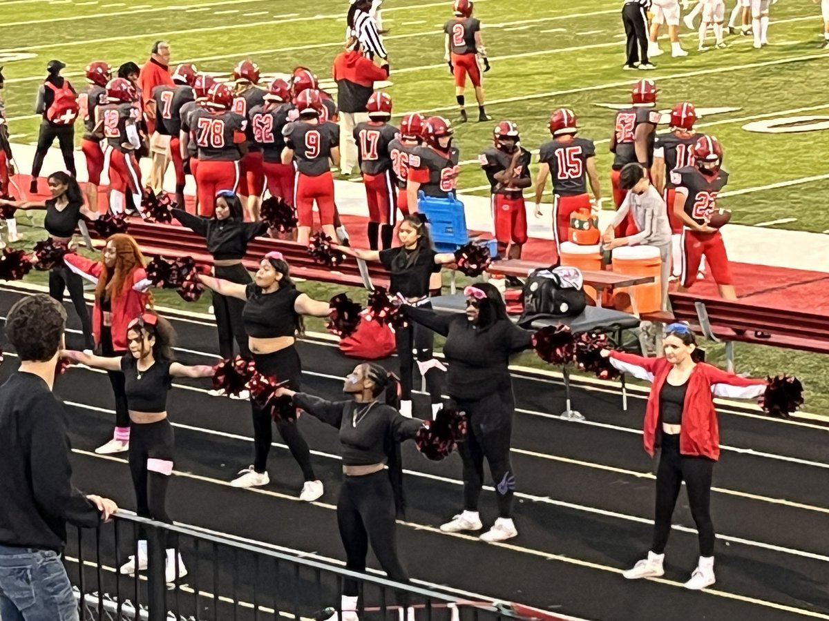 SciencebyTrish's tweet photo. Beautiful night for some Trojan Football. Great to see that Trojan Pride!#CHS_trojanpride https://t.co/5TIDXPY2KJ