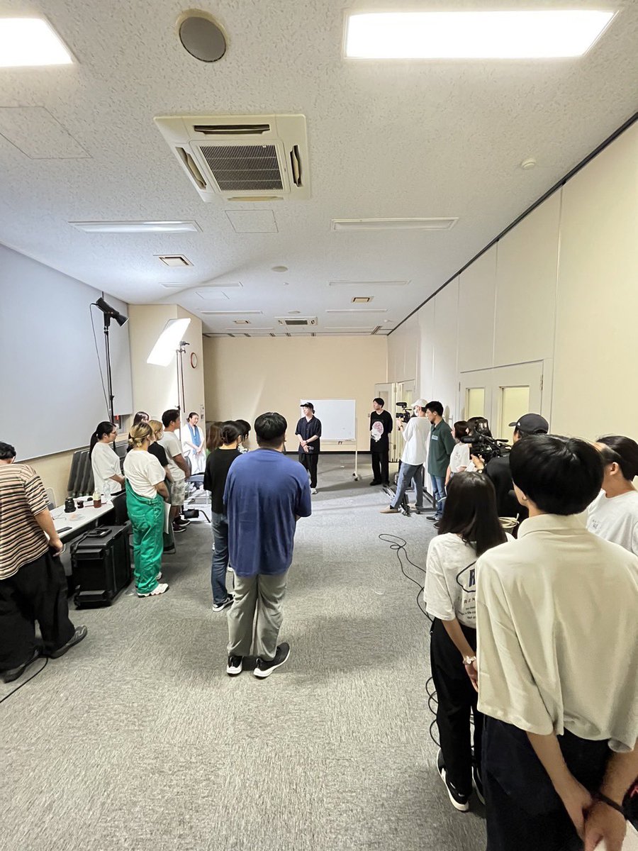 mlf_fes's tweet photo. 本日は、シーズン5の拠点となる #秋田市 で、学生主体の映画制作ワークショップを行っています！🎬

午前中は機材の使い方や演出方法、劇中に登場する美術品の仕上げなどを行っています💡

地元オリジナル作品を制作し、来年春、竹中直人監督と大橋裕之監督の作品と一緒に上映を目指しています〜!!☘️ https://t.co/v9FyMc98kw