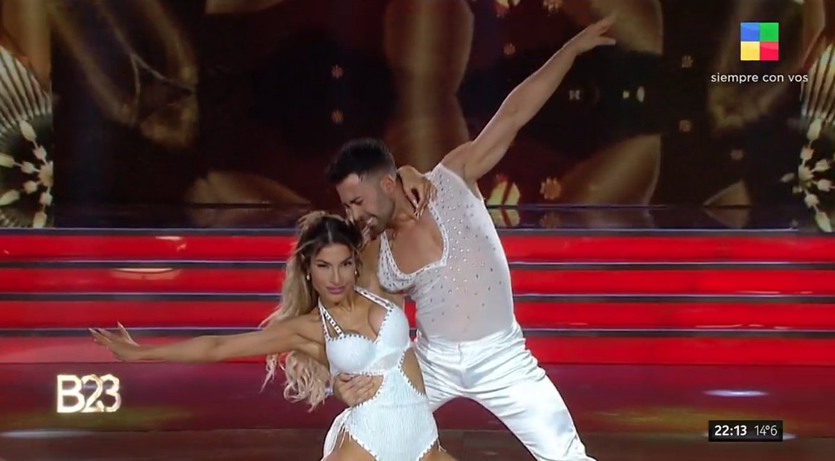 ¿Qué les pareció el debut de Fernanda Sosa? Si me preguntan: icon, quiero más. 
#Bailando2023