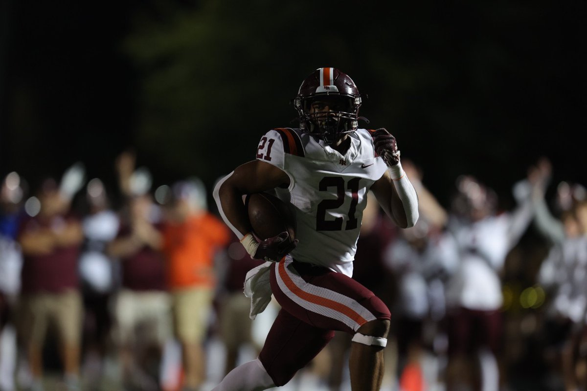 VincentDJohnson's tweet photo. At @SIWolfpack quite possibly one of the best views from a high school stadium in Illinois.  @#BrotherRice leads #StIgnatious 14-0 at half. Photo coverage for @SouthtownSports with @Pzready. https://t.co/H9HOaadIGV