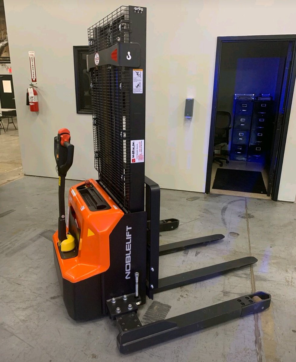 DonofNoblelift's tweet photo. Limited space and budget, but still need a lift truck that can unload, load, stack, and transport goods from point A to B?
The PSE26NSL EDGE Series Full Electric LITHIUM Walkie Straddle Stacker, 2600lb cap., 63” to 142” Lift. #noblelift #nobleliftusa #straddlestackers https://t.co/YgqGfKR0gS
