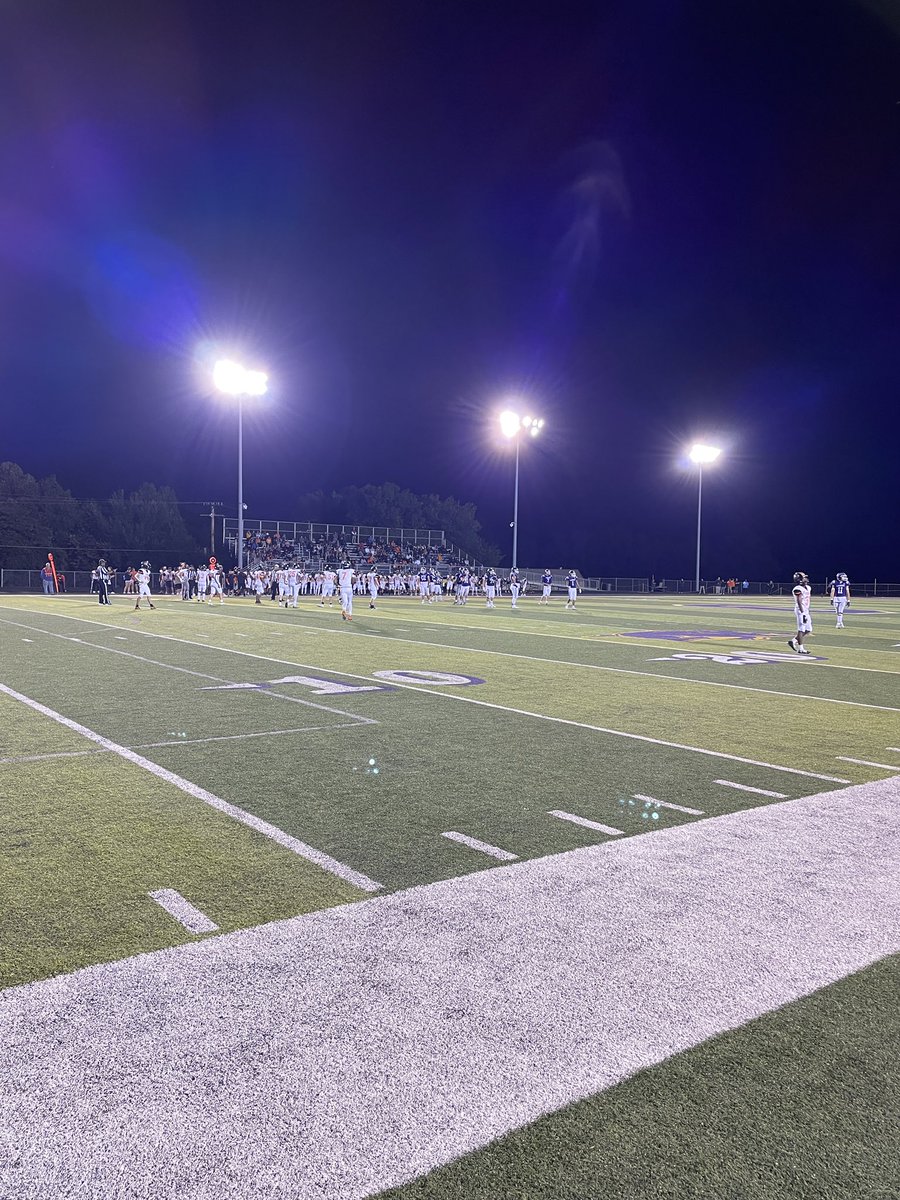 d_gluck1's tweet photo. Coming live from the 3rd quarter at Camdenton highschool where the Lakers are beating the Waynesville Tigers 31-7 @pappyshogs @KOMUsports #FridayNightFever https://t.co/zjbdGmH13V