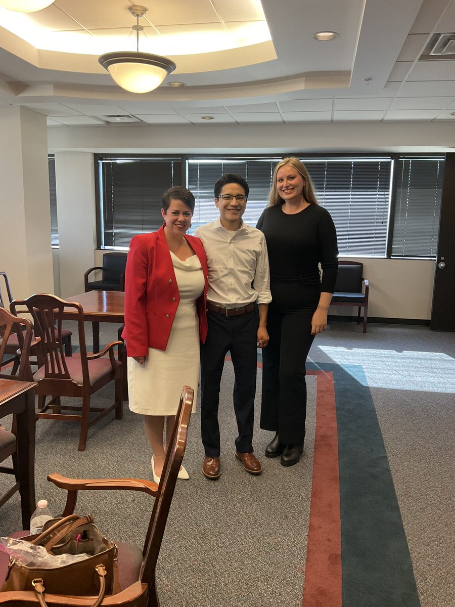 DrCammiValdez's tweet image. What an amazing day of science at the @DeanMcGeeEye OU Vision Workshop! So proud of these two for the amazing talks they gave on the work in the #ValdezLab #diverseinstem #nativeinstem #indigenousscientist #firstgen #latinxinstem