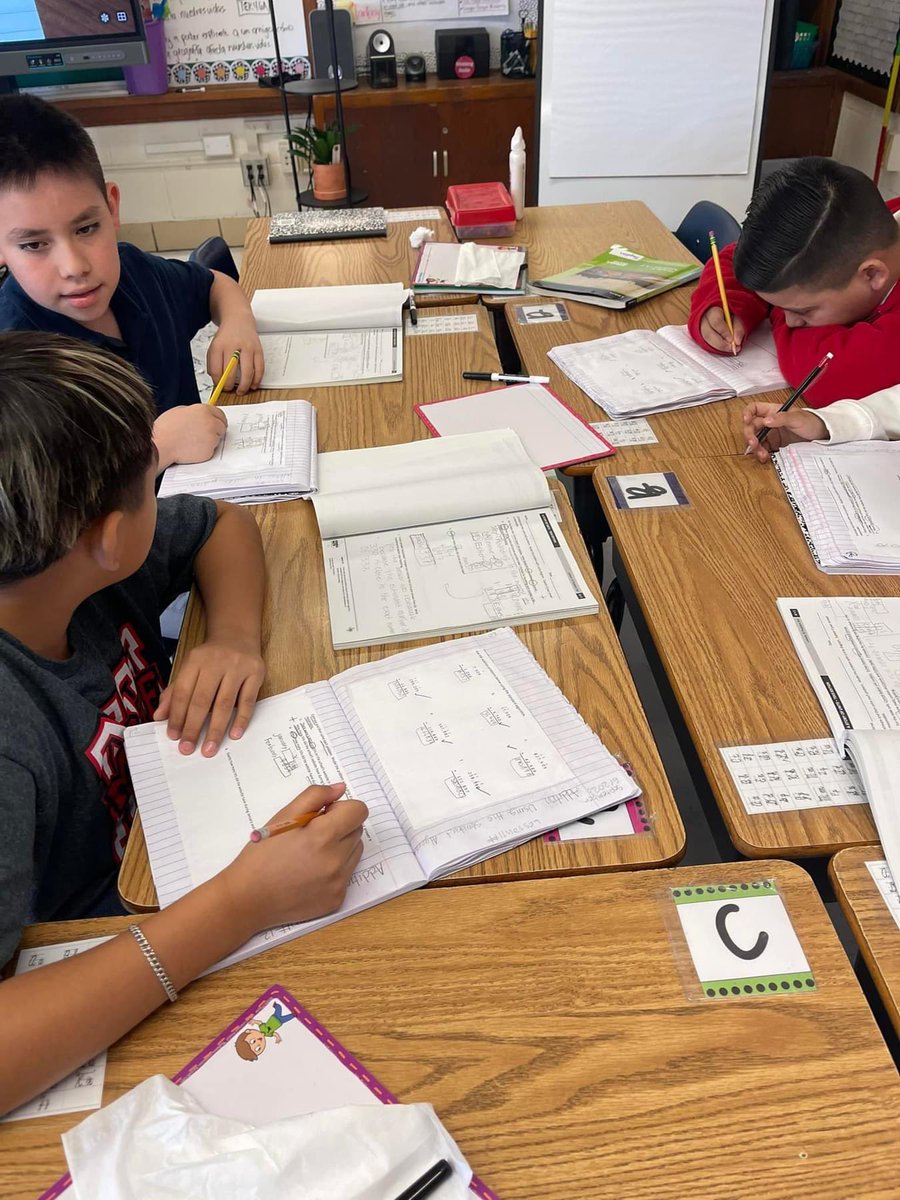 MHMooreFWISD's tweet image. Ms. Flores’ class was hard at work today collaborating with their peers as they solved multi step word problems! #eurekamath #OneFortWorth @FortWorthISD @amramsey13 @gracie_guerrero @rhines060 @UAlvarez @JRSquared1126 @flores_alex1